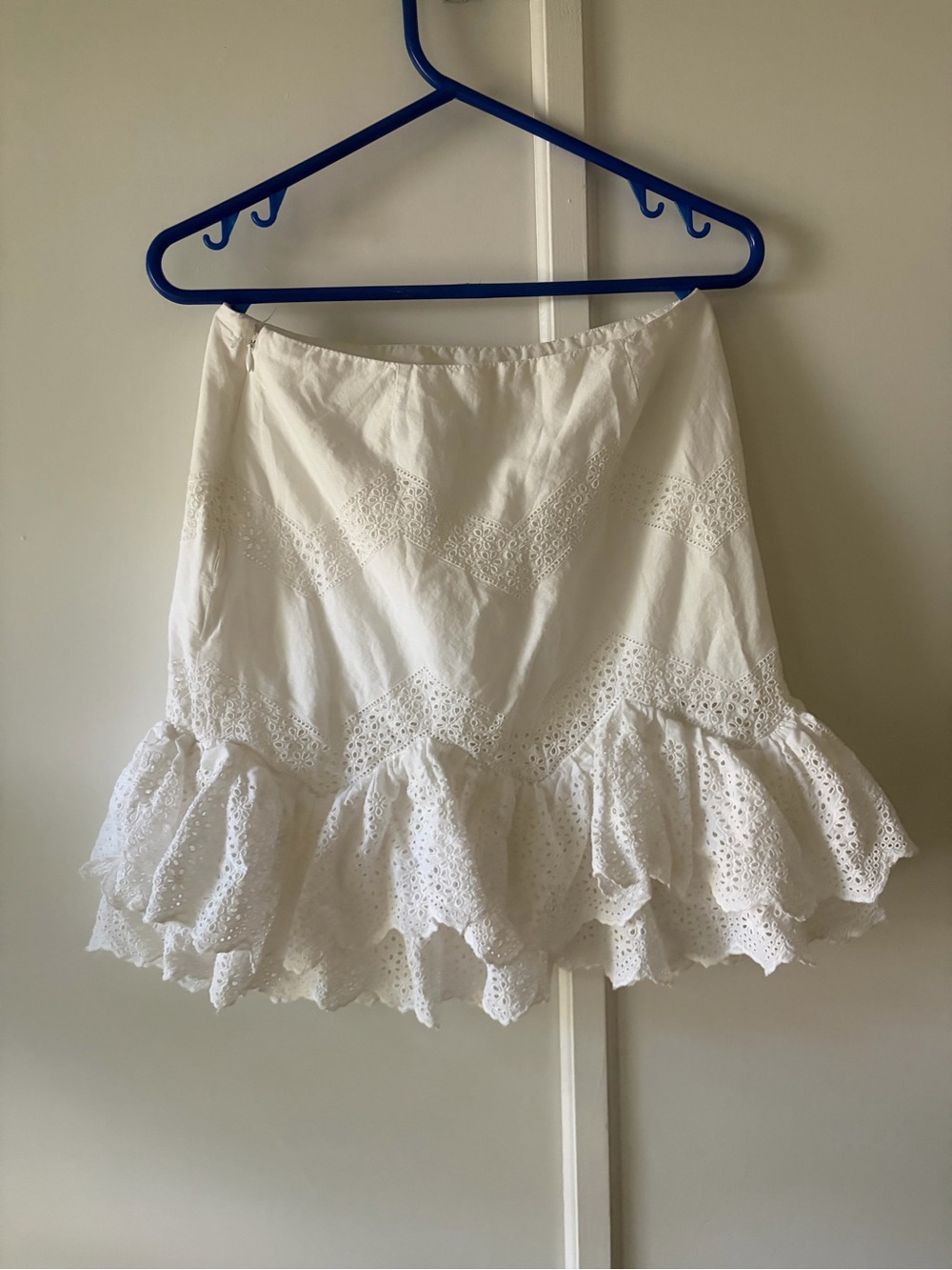H&M White Eyelet Ruffle Mini Skirt